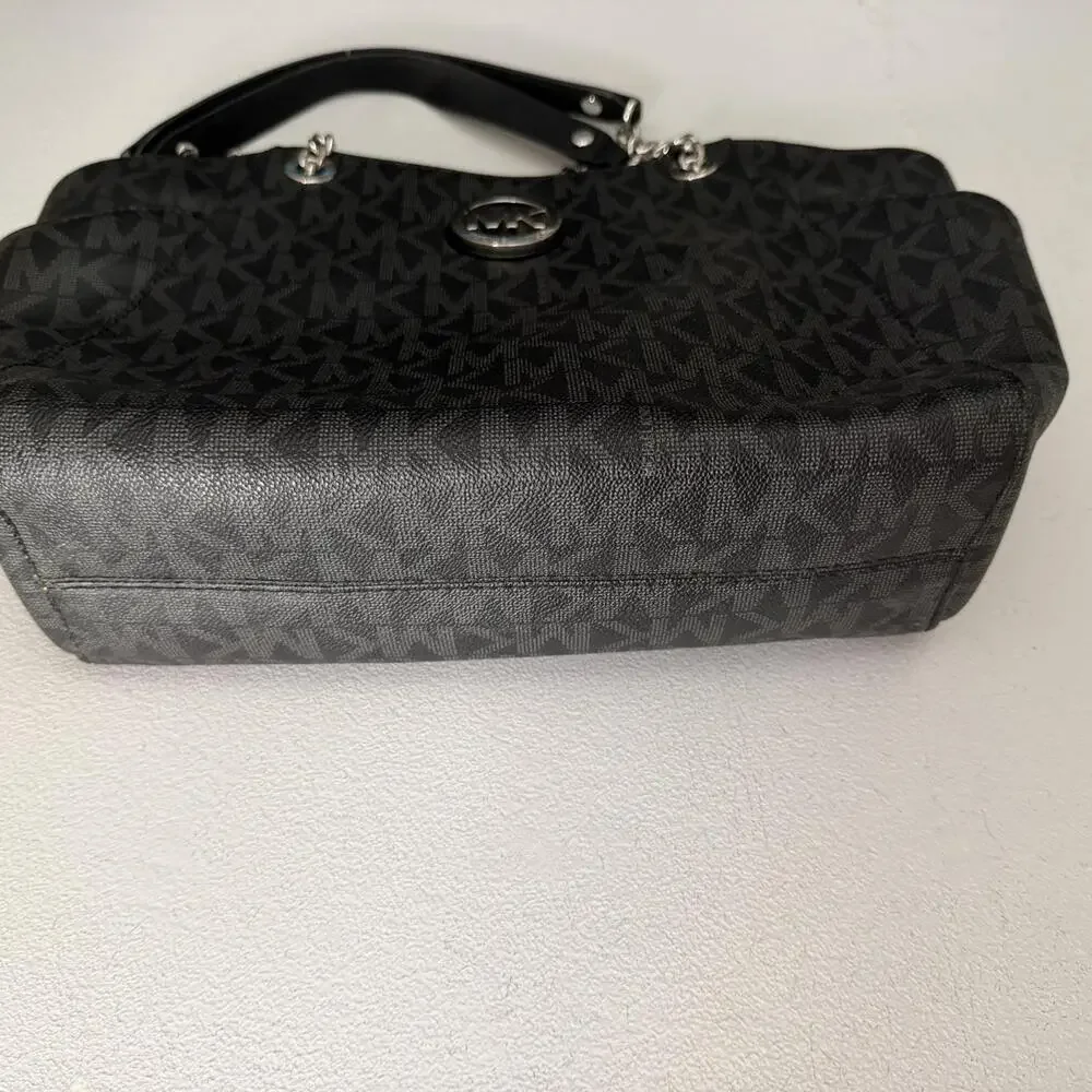 Michael Kors Shoulder Bag Womens Large Black Logo PVC Chain Tote Zip Wallet